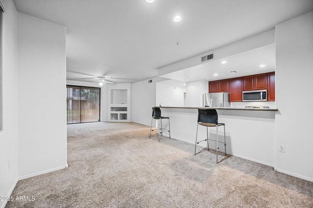 705 W QUEEN CREEK Road 1079, Chandler, AZ 85248