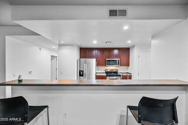 705 W QUEEN CREEK Road 1079, Chandler, AZ 85248