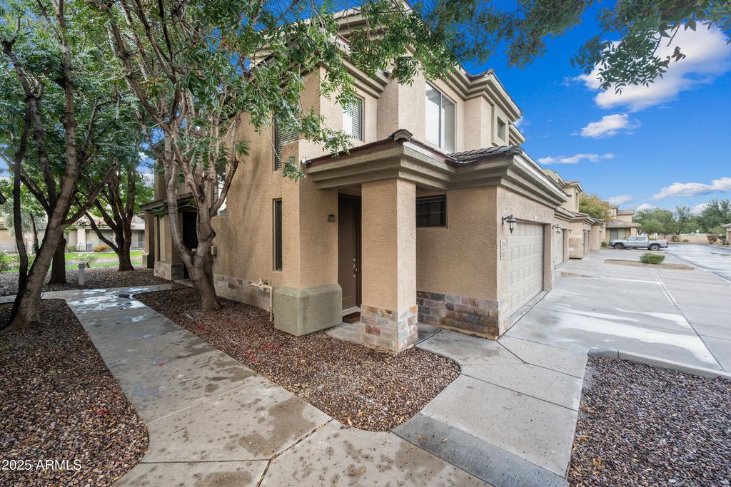 705 W QUEEN CREEK Road 1079, Chandler, AZ 85248