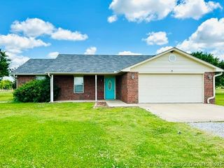 51 Green Oaks Street, Lone Grove, OK 73401