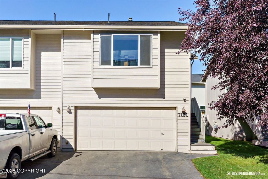 7181 Fairweather Park Loop, Anchorage, AK 99518