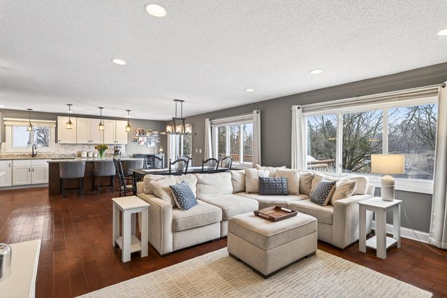 6806 Deerwood Lane N, Maple Grove, MN 55369