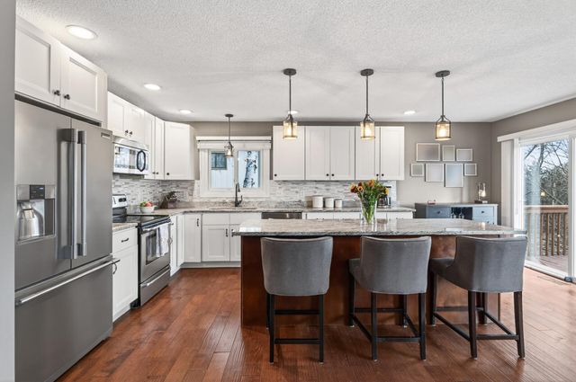 6806 Deerwood Lane N, Maple Grove, MN 55369