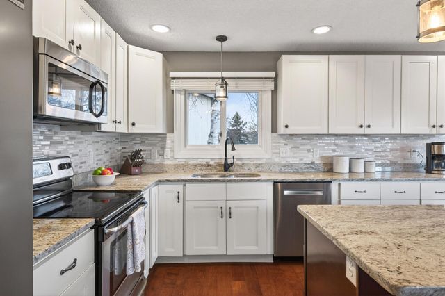 6806 Deerwood Lane N, Maple Grove, MN 55369