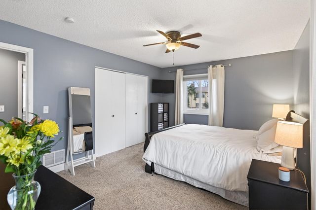 6806 Deerwood Lane N, Maple Grove, MN 55369