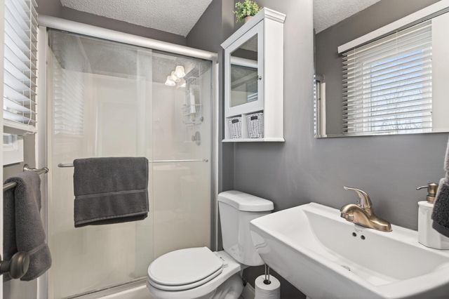 6806 Deerwood Lane N, Maple Grove, MN 55369