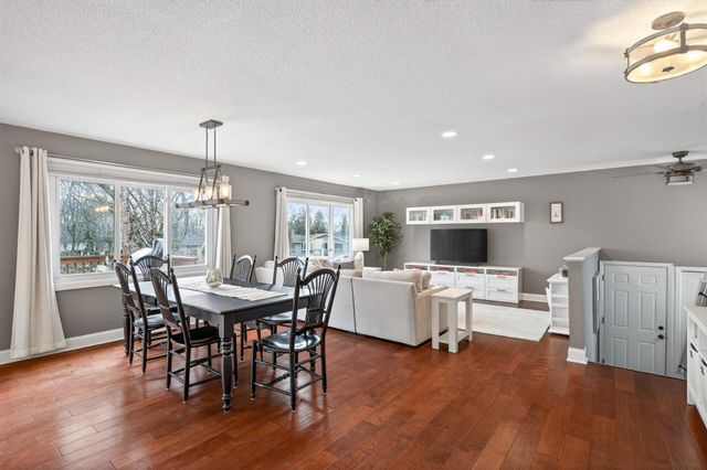 6806 Deerwood Lane N, Maple Grove, MN 55369