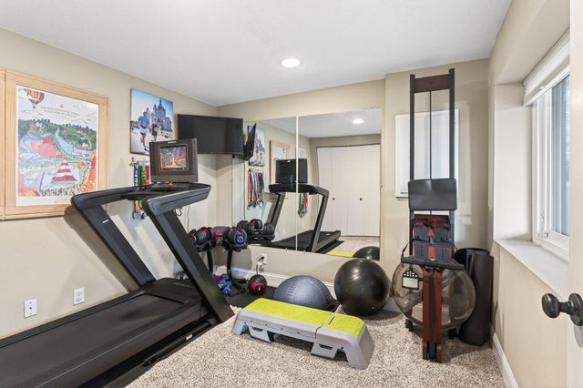 6806 Deerwood Lane N, Maple Grove, MN 55369