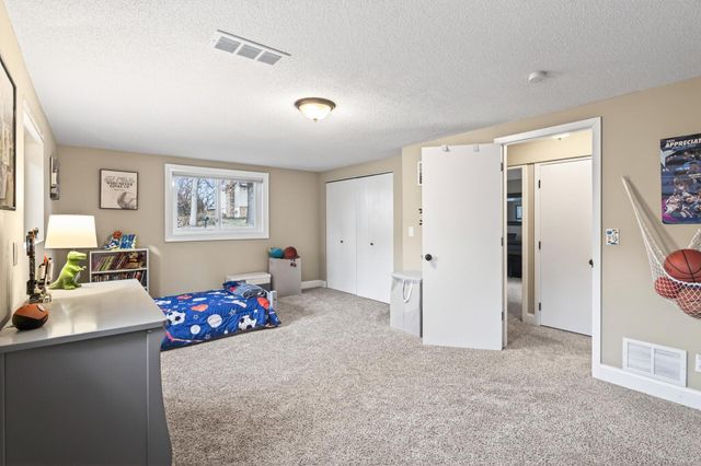 6806 Deerwood Lane N, Maple Grove, MN 55369