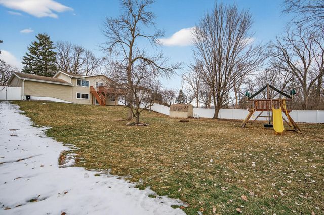 6806 Deerwood Lane N, Maple Grove, MN 55369