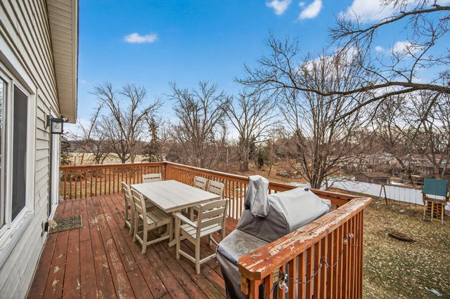 6806 Deerwood Lane N, Maple Grove, MN 55369