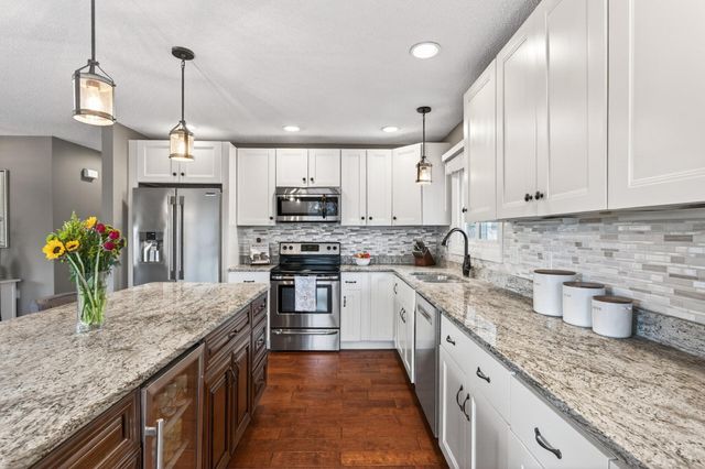 6806 Deerwood Lane N, Maple Grove, MN 55369