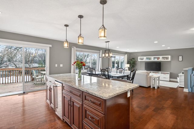 6806 Deerwood Lane N, Maple Grove, MN 55369