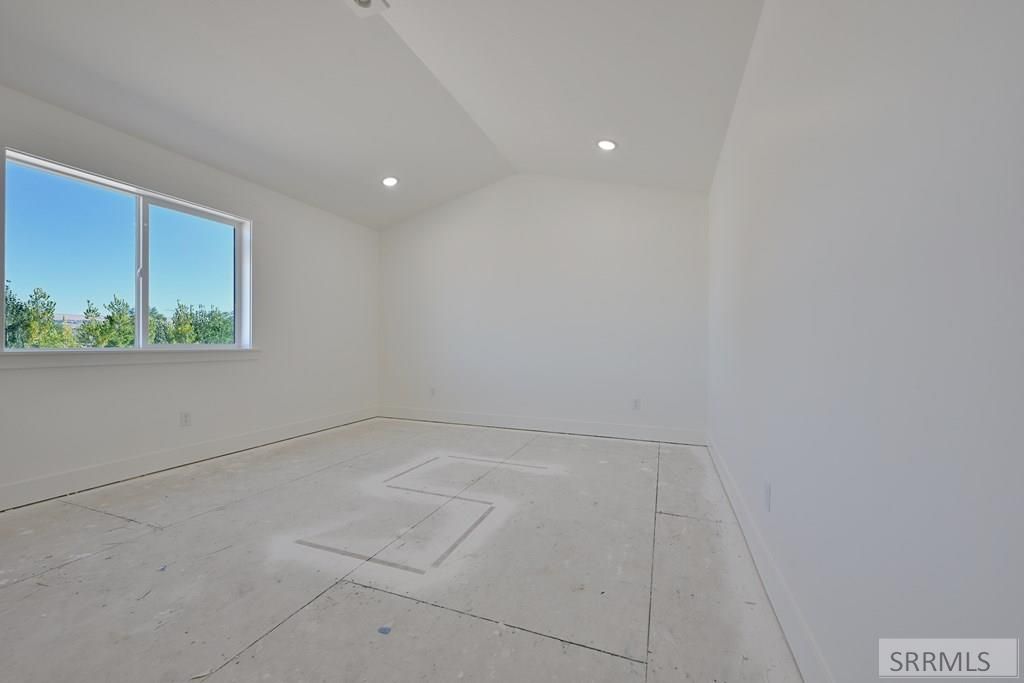 Image 5 of property listing at 4559 Koa Court, Ammon, ID 83406