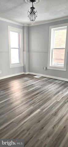 121 N BROAD ST, Waynesboro, PA 17268