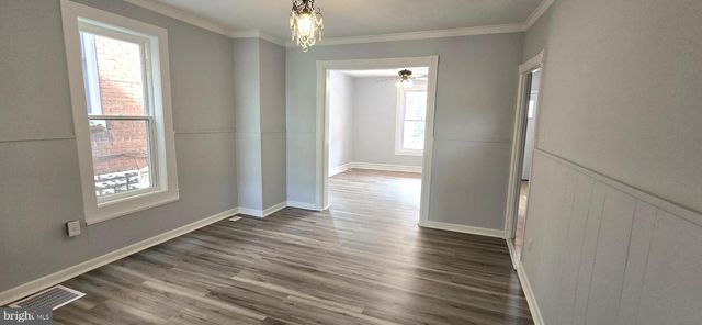 121 N BROAD ST, Waynesboro, PA 17268