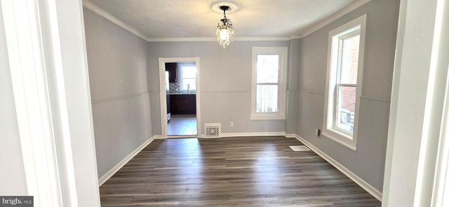 121 N BROAD ST, Waynesboro, PA 17268