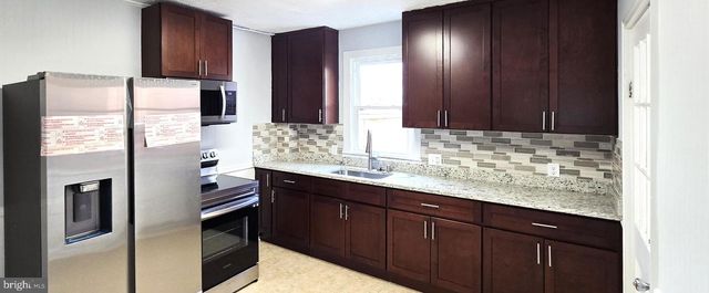 121 N BROAD ST, Waynesboro, PA 17268