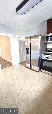 121 N BROAD ST, Waynesboro, PA 17268