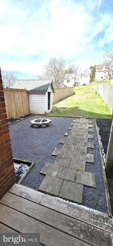 121 N BROAD ST, Waynesboro, PA 17268