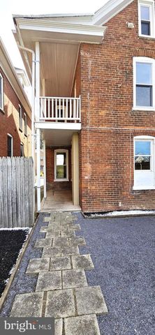 121 N BROAD ST, Waynesboro, PA 17268