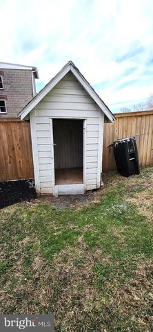 121 N BROAD ST, Waynesboro, PA 17268