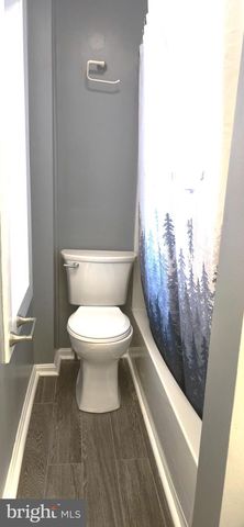 121 N BROAD ST, Waynesboro, PA 17268