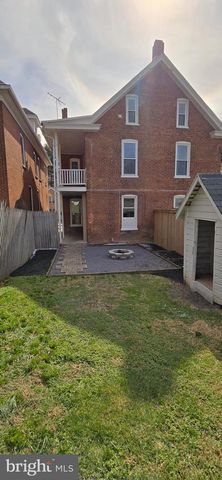 121 N BROAD ST, Waynesboro, PA 17268