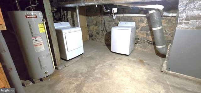 121 N BROAD ST, Waynesboro, PA 17268