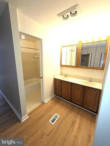 20626 HIGHLAND HALL DR, Montgomery Village, MD 20886