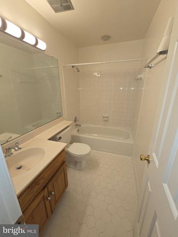 20626 HIGHLAND HALL DR, Montgomery Village, MD 20886