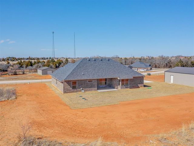 1981 Twin Spires Trail, Blanchard, OK 73010