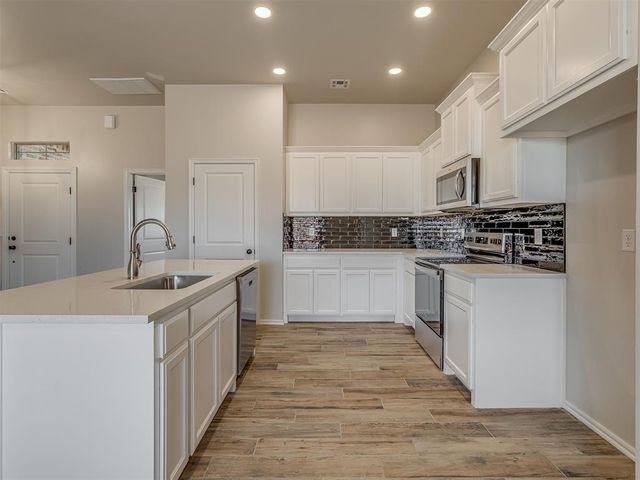 1981 Twin Spires Trail, Blanchard, OK 73010