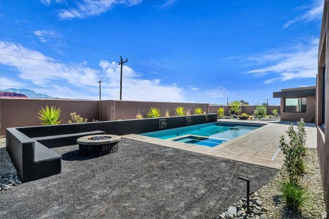 548 W INDIGO WAY, Ivins, UT 84738