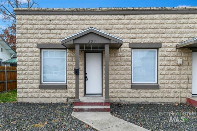 309-311 N Commercial Ave, Emmett, ID 83617 property photo