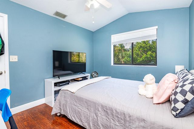 740 SE 1st Way 101, Deerfield Beach, FL 33441