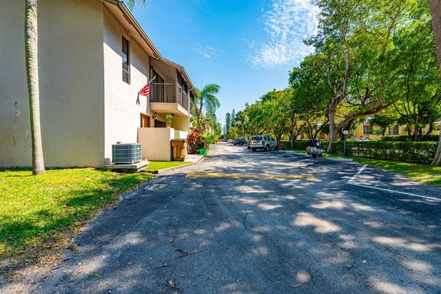 740 SE 1st Way 101, Deerfield Beach, FL 33441