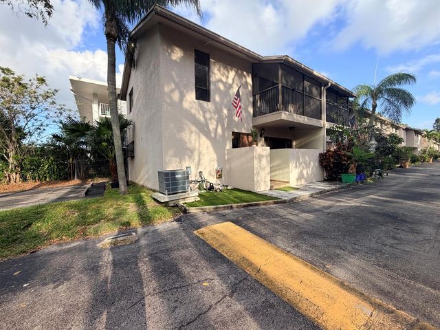 740 SE 1st Way 101, Deerfield Beach, FL 33441