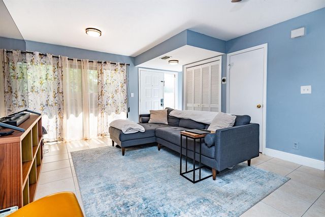 740 SE 1st Way 101, Deerfield Beach, FL 33441