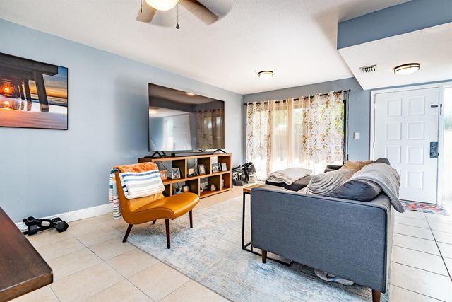 740 SE 1st Way 101, Deerfield Beach, FL 33441