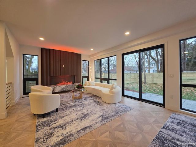 1837 N Washington Avenue, Royal Oak, MI 48073