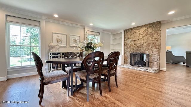 702 Dorsey Ln, Louisville, KY 40223