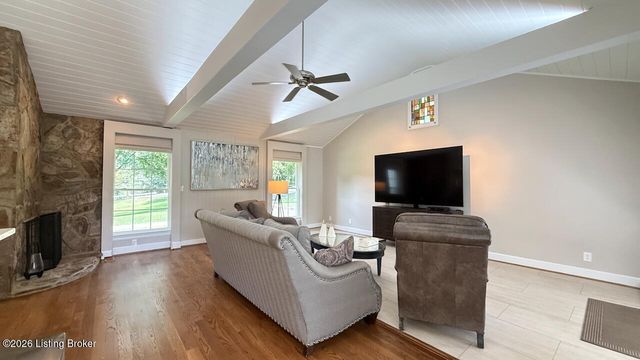 702 Dorsey Ln, Louisville, KY 40223