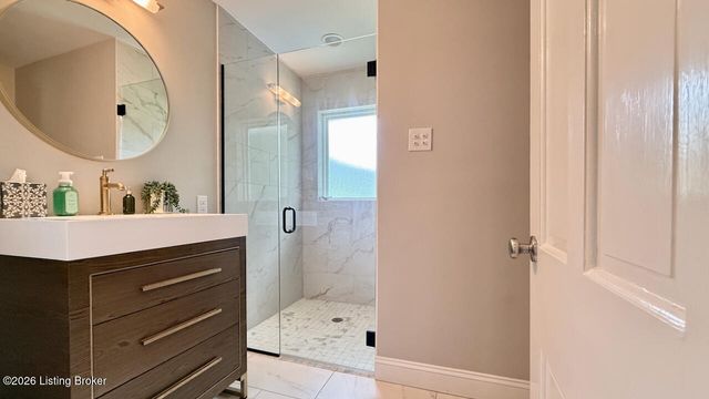 702 Dorsey Ln, Louisville, KY 40223