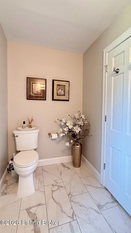 702 Dorsey Ln, Louisville, KY 40223