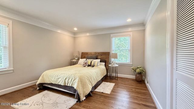 702 Dorsey Ln, Louisville, KY 40223