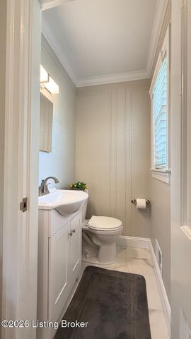 702 Dorsey Ln, Louisville, KY 40223