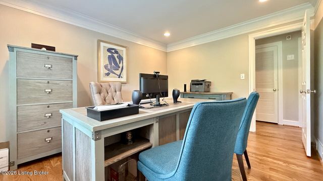 702 Dorsey Ln, Louisville, KY 40223