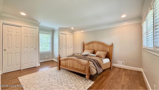 702 Dorsey Ln, Louisville, KY 40223