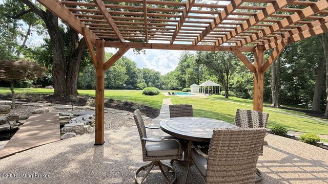 702 Dorsey Ln, Louisville, KY 40223